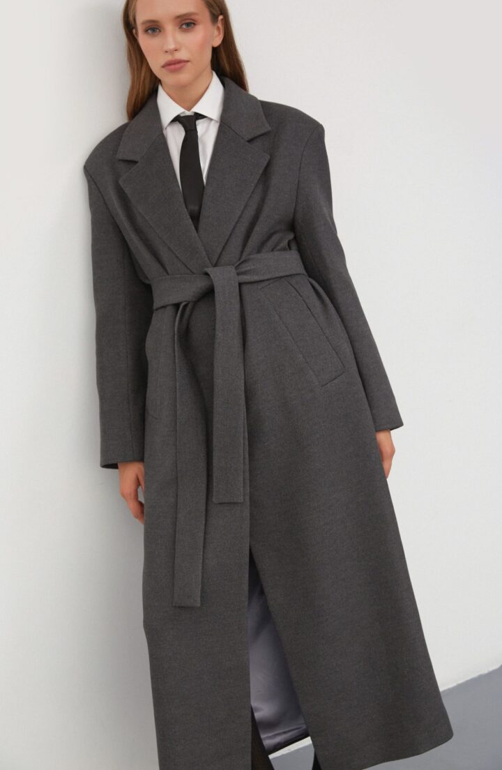 Пальто прямого крою в сірому