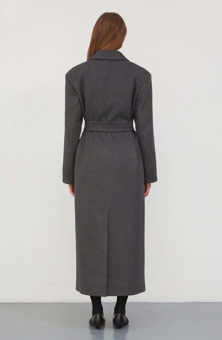 Пальто прямого крою в сірому