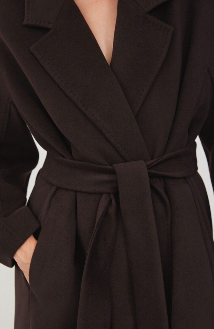 Пальто зі спущеним рукавом