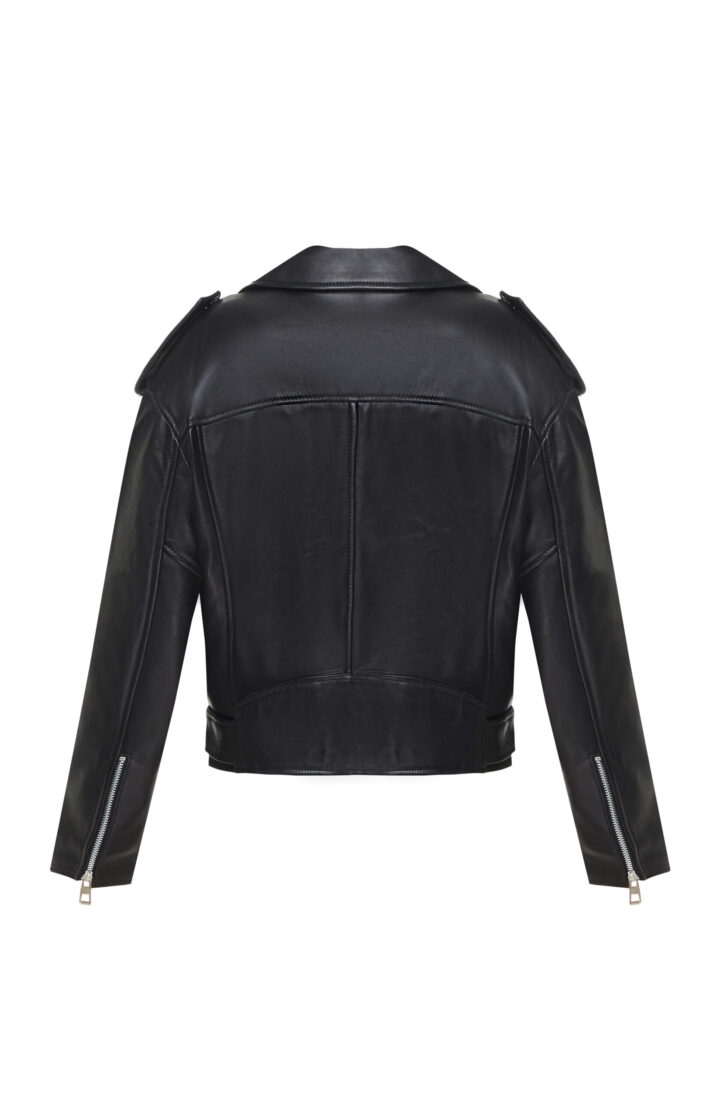 Класична шкірянка в чорному