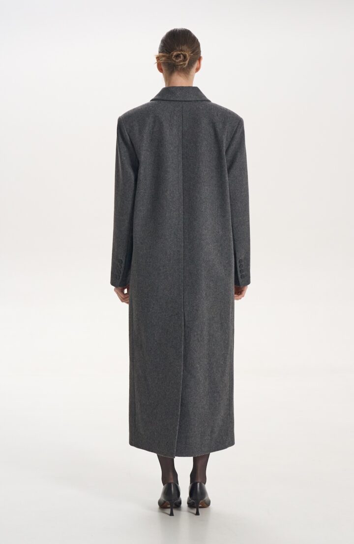 Пальто прямого крою в сірому