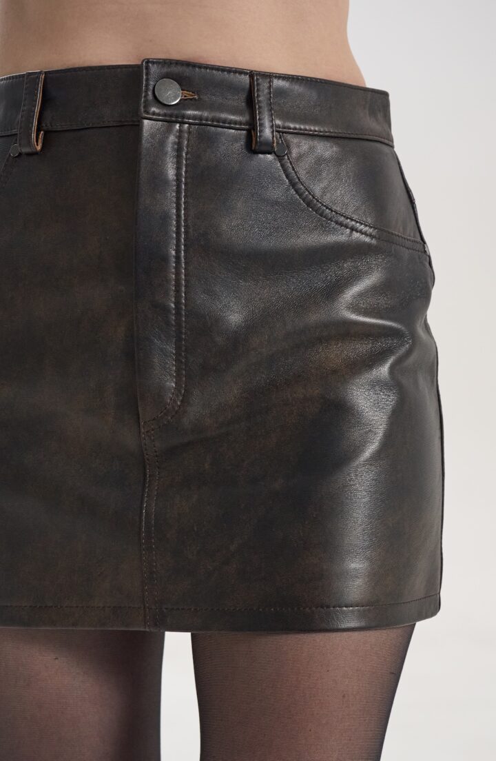 Міні спідниця із потертостями