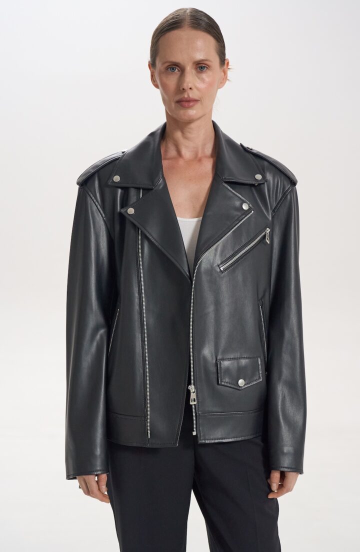 Куртка з веганської шкіри