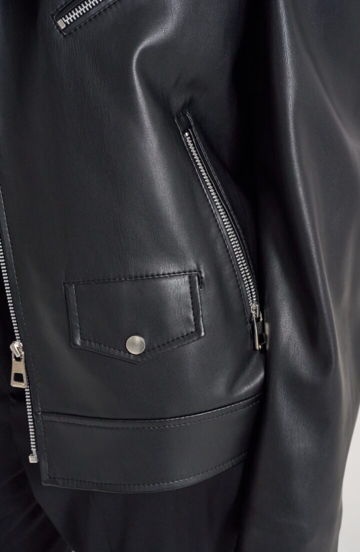 Куртка з веганської шкіри