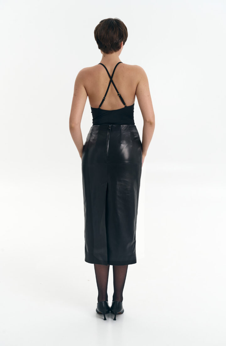 Шкіряна спідниця міді