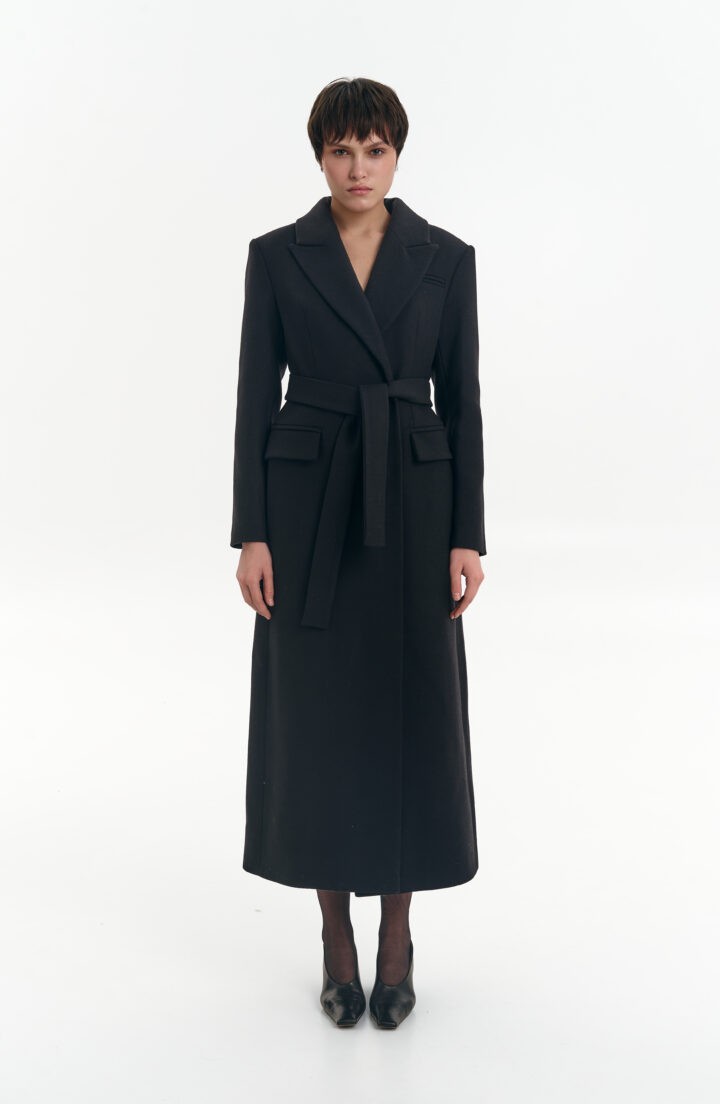 Пальто з акцентом на талії