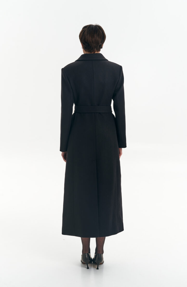 Пальто з акцентом на талії