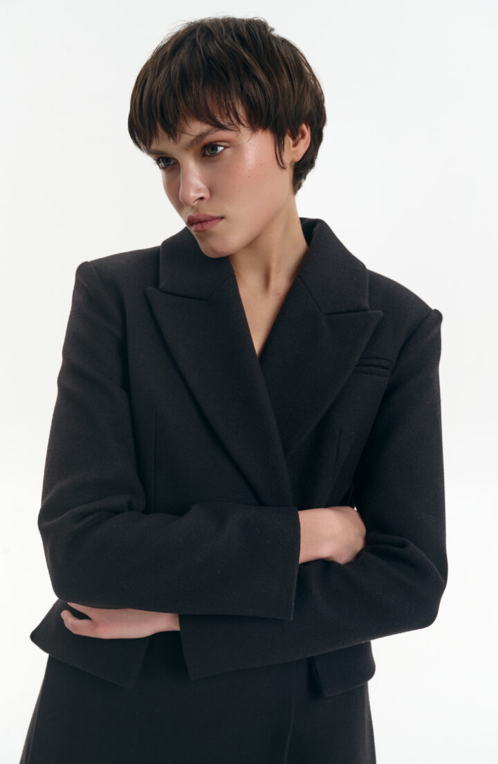 Пальто з акцентом на талії