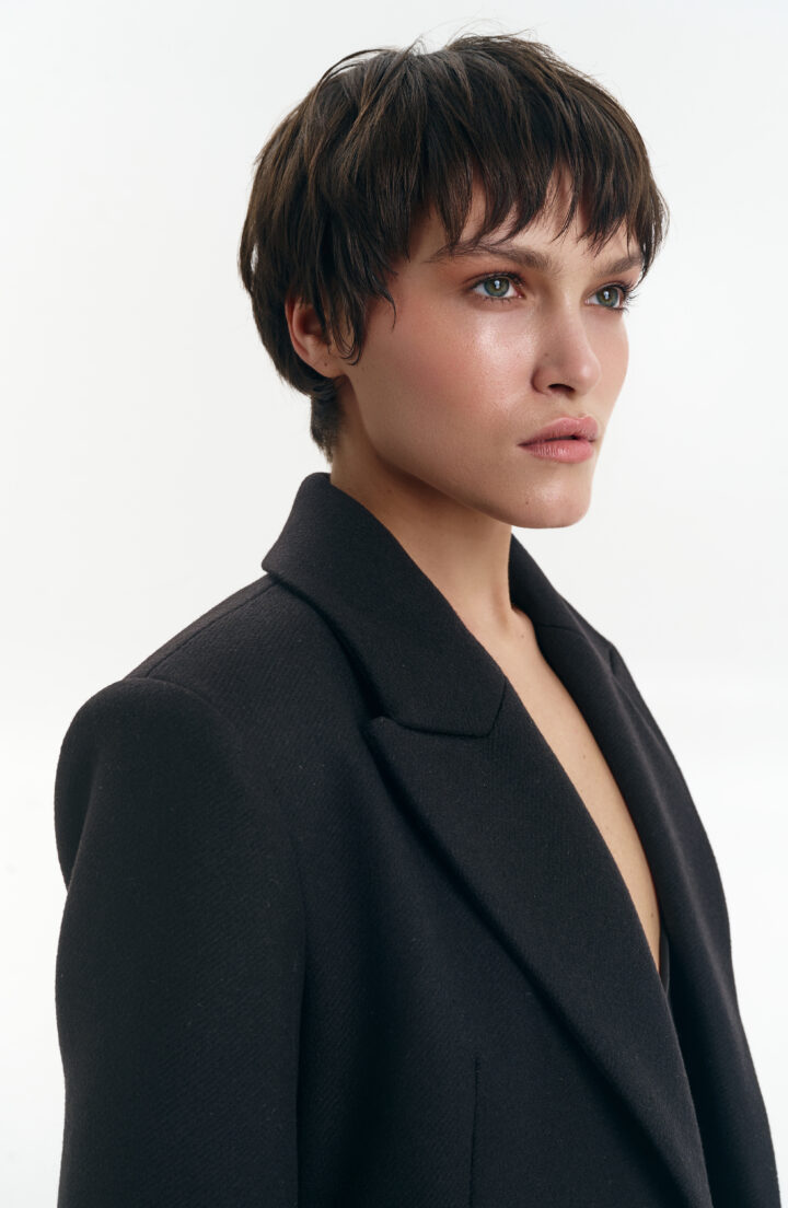 Пальто з акцентом на талії